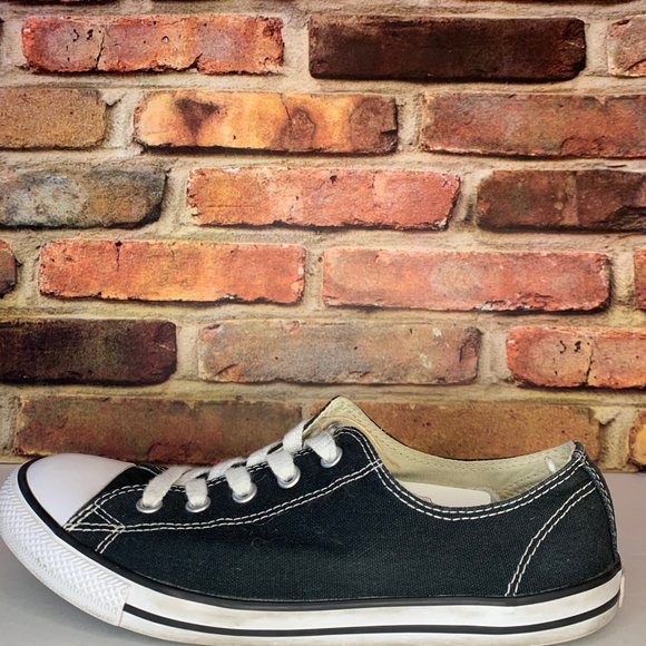 Chuck Taylor All Star Black lows - Kids Size 6 - Picture 3 of 5